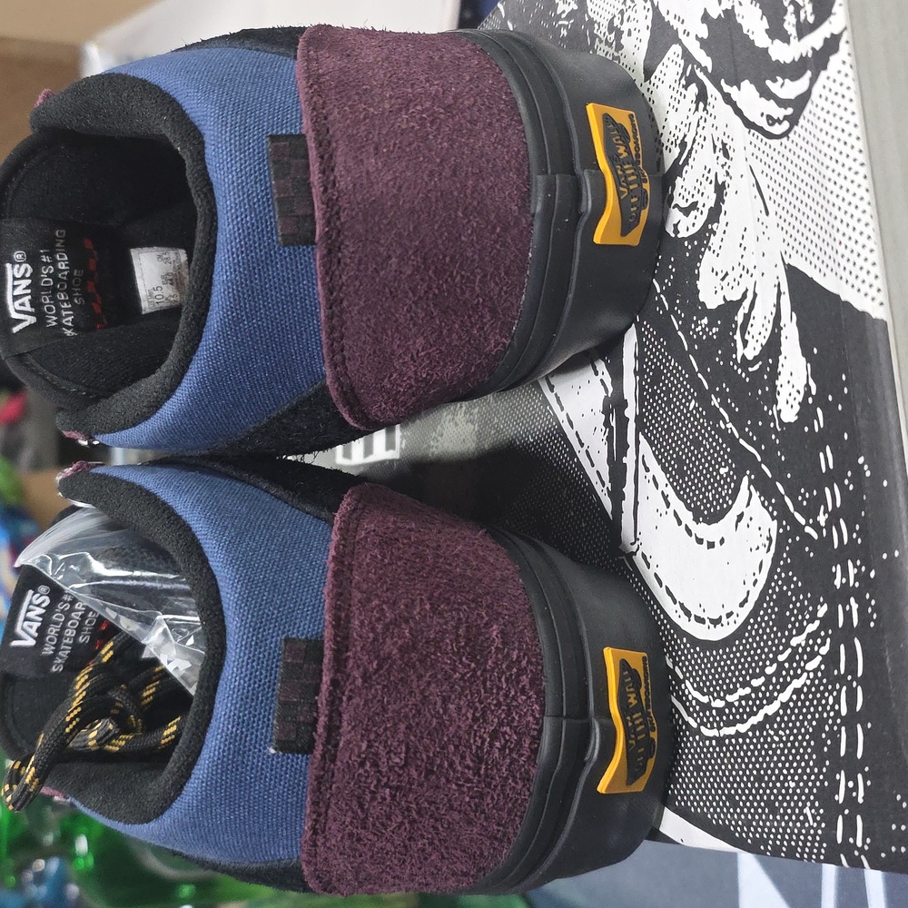 Vans Half Cab Burgundy and Black Suede Skate Shoes - Picture 8 of 14